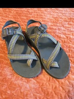 Chaco Z/2 Mens 11 Sandals Yellow Accent Straps Original Great Condition